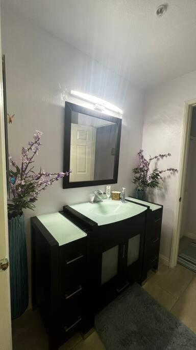 Spacious 2-Bdr Comfy Heaven Apartment Los Angeles Ngoại thất bức ảnh